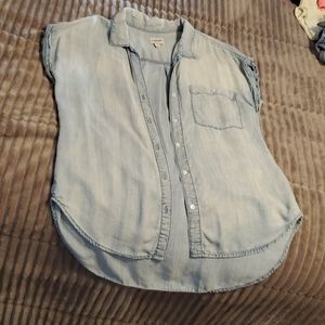 Short sleeve button up.